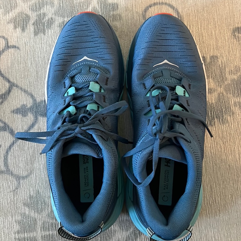 Hoka one one